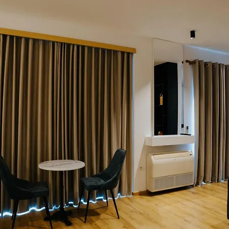 Sharm Luxury 酒店 Gjirokastër