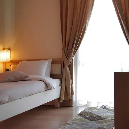 Sharm Luxury Hotel Gjirokastër